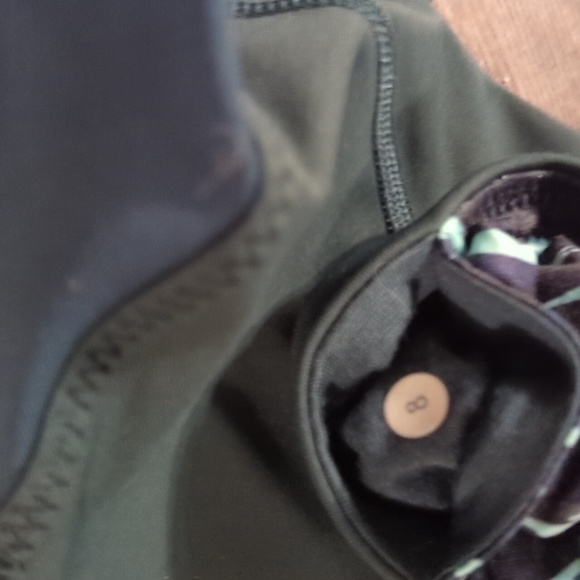 Lululemon - Picture 3 of 5